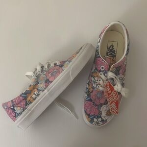 Vans Retro Floral - Size 7 - New in Box